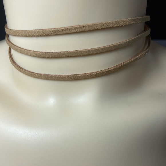 Beige Choker Necklace - Picture 1 of 1